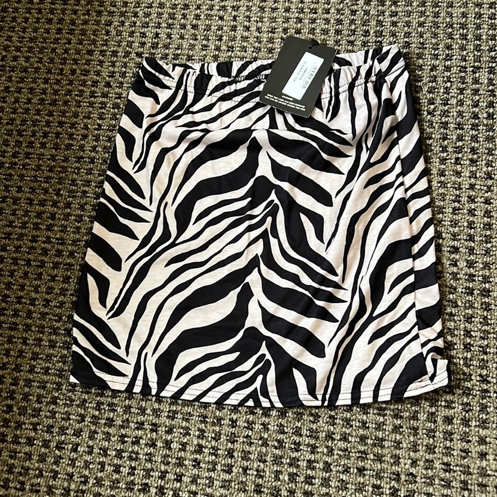 Tag on pretty little thing  zebra skirt size 12